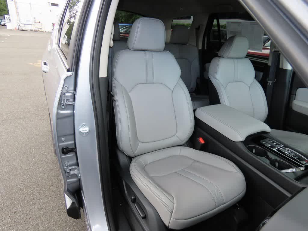 new 2025 Honda Pilot car, priced at $47,825