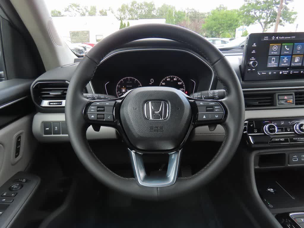 new 2025 Honda Pilot car, priced at $47,825