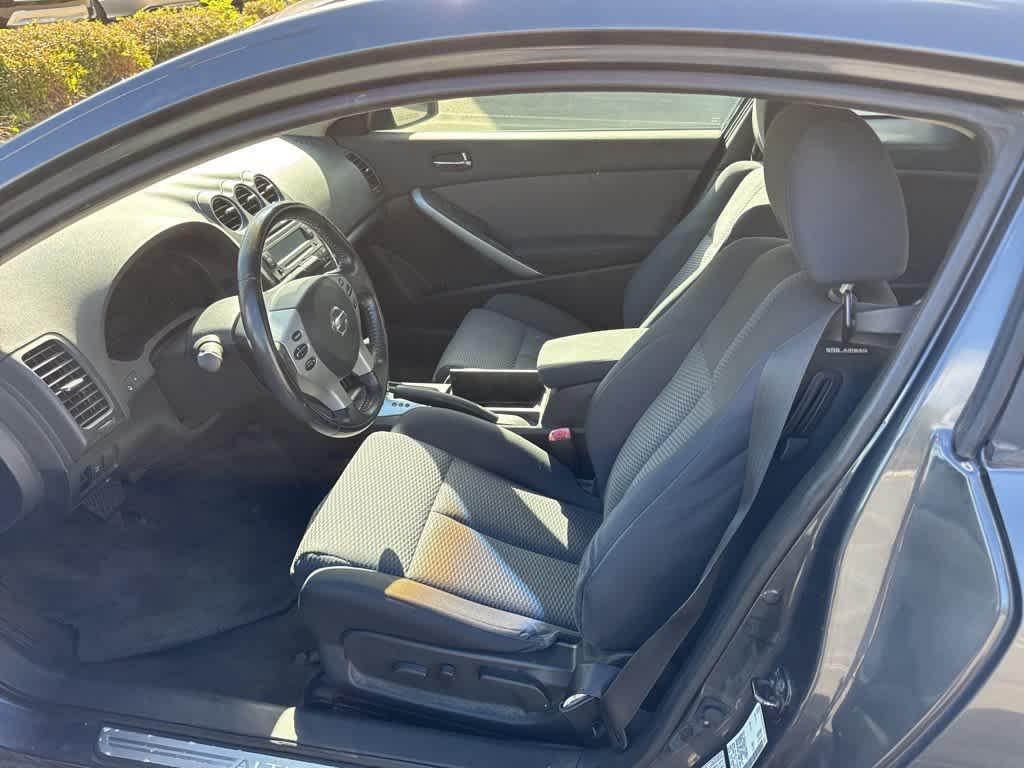 used 2009 Nissan Altima car, priced at $5,495
