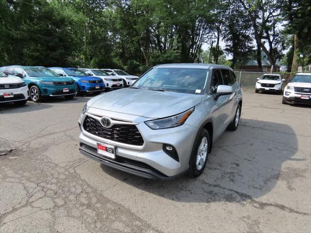 used 2022 Toyota Highlander car, priced at $30,995