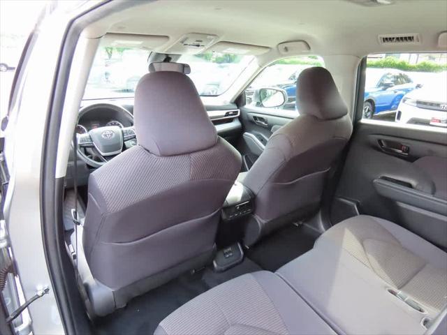 used 2022 Toyota Highlander car, priced at $30,995
