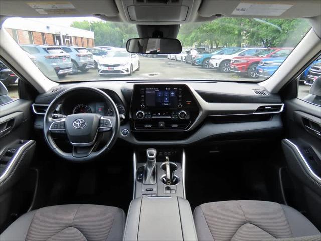used 2022 Toyota Highlander car, priced at $30,995
