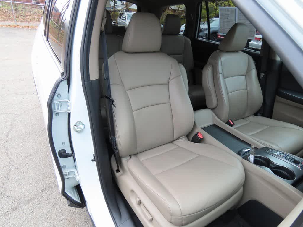 used 2022 Honda Pilot car, priced at $28,595