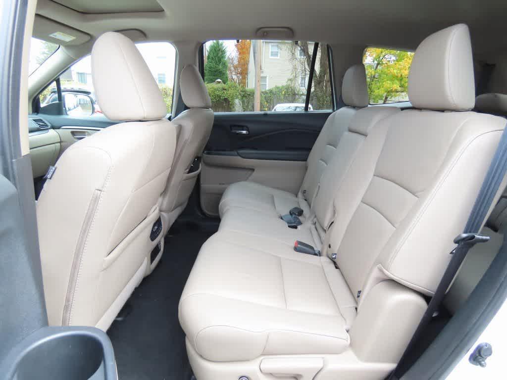 used 2022 Honda Pilot car, priced at $28,595