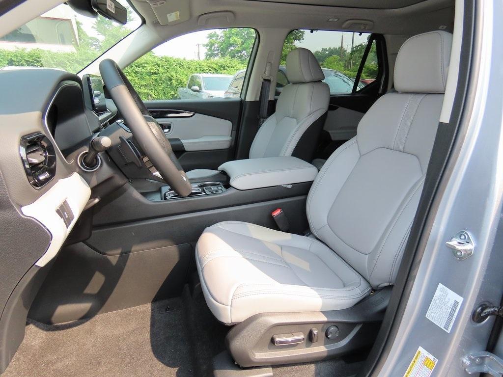 new 2025 Honda Pilot car, priced at $52,770
