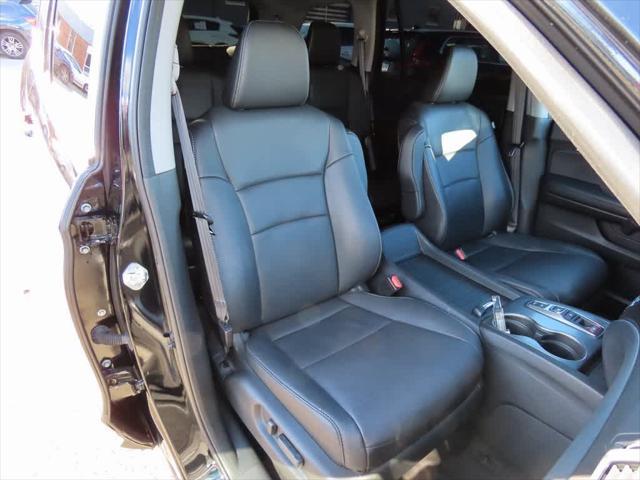 used 2022 Honda Pilot car, priced at $28,995