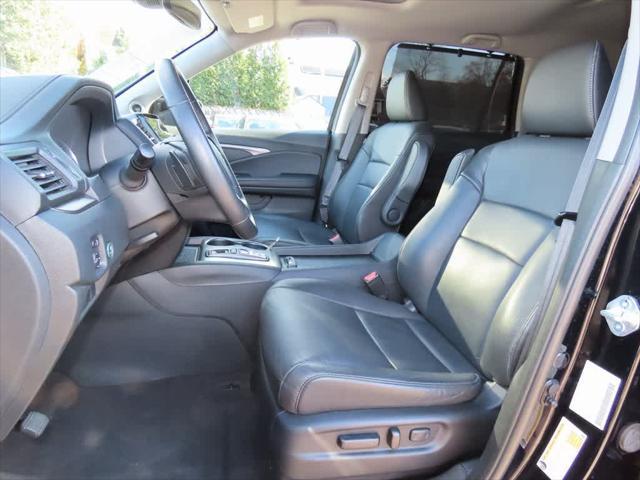 used 2022 Honda Pilot car, priced at $28,995