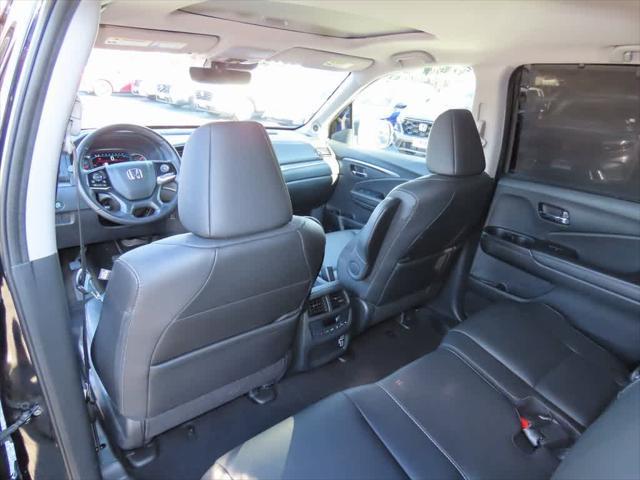 used 2022 Honda Pilot car, priced at $28,995