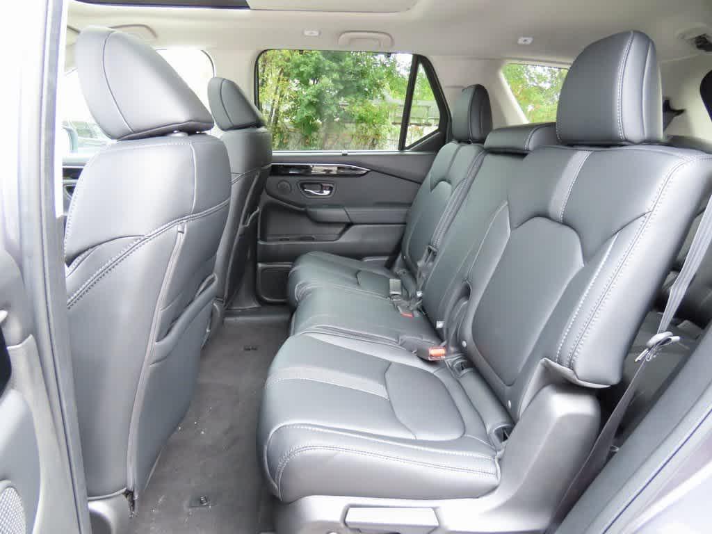 new 2025 Honda Pilot car, priced at $53,725