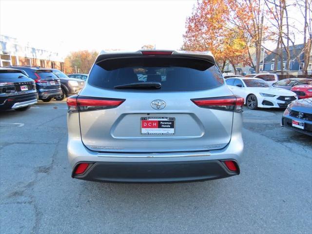 used 2021 Toyota Highlander car, priced at $22,995