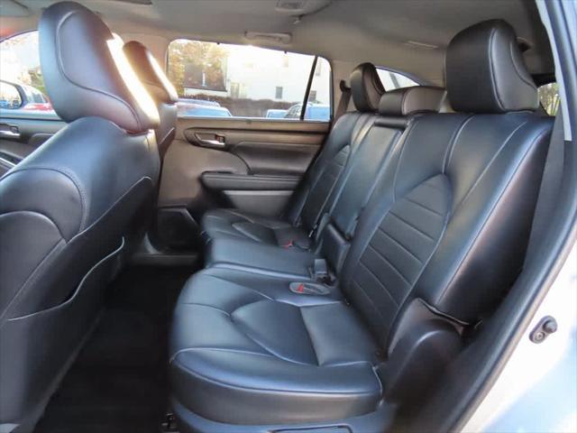 used 2021 Toyota Highlander car, priced at $22,995