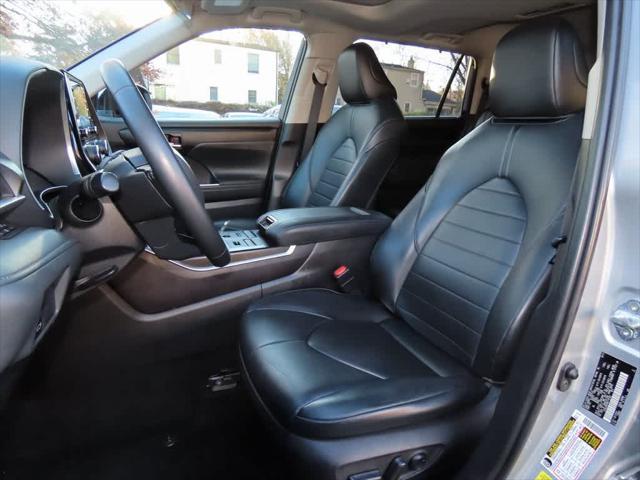 used 2021 Toyota Highlander car, priced at $22,995