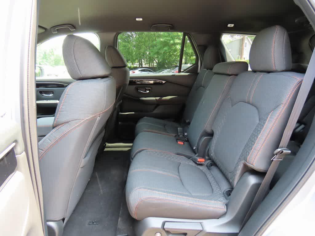 new 2025 Honda Pilot car, priced at $43,795