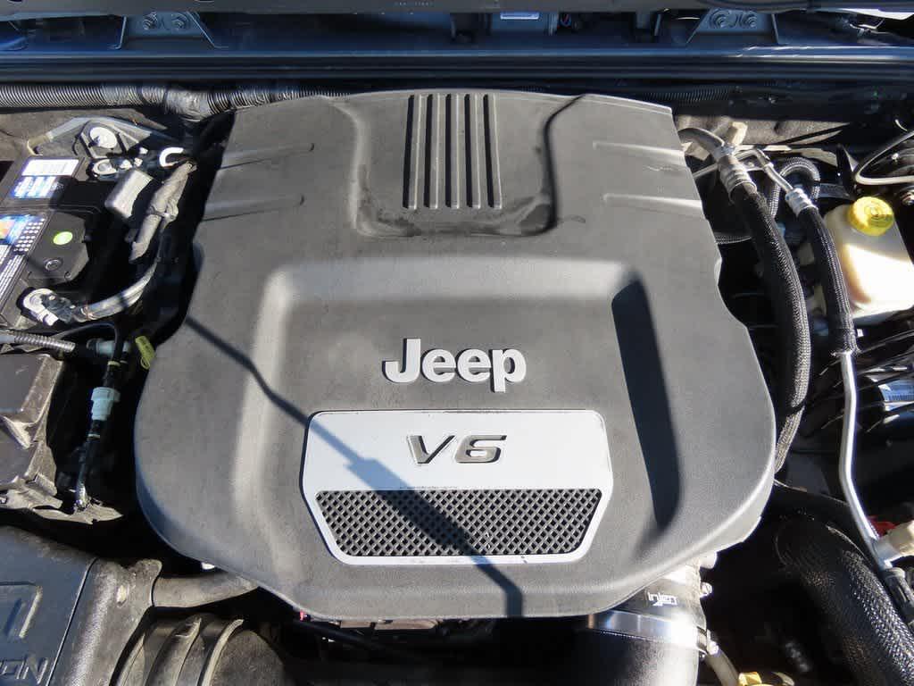 used 2015 Jeep Wrangler Unlimited car, priced at $11,495