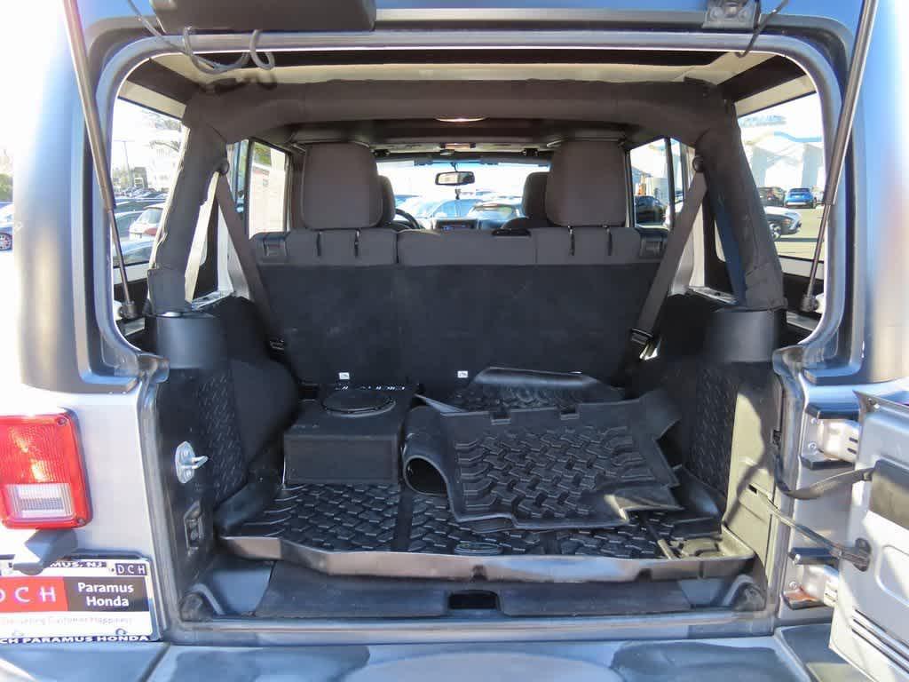 used 2015 Jeep Wrangler Unlimited car, priced at $11,495