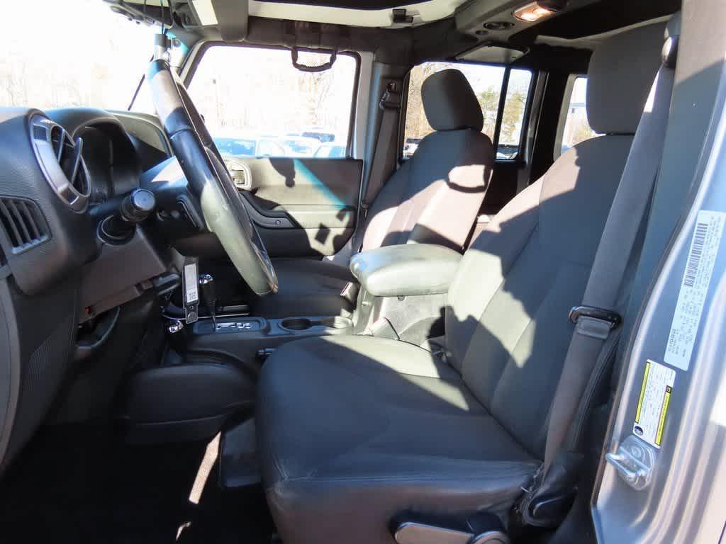 used 2015 Jeep Wrangler Unlimited car, priced at $11,495