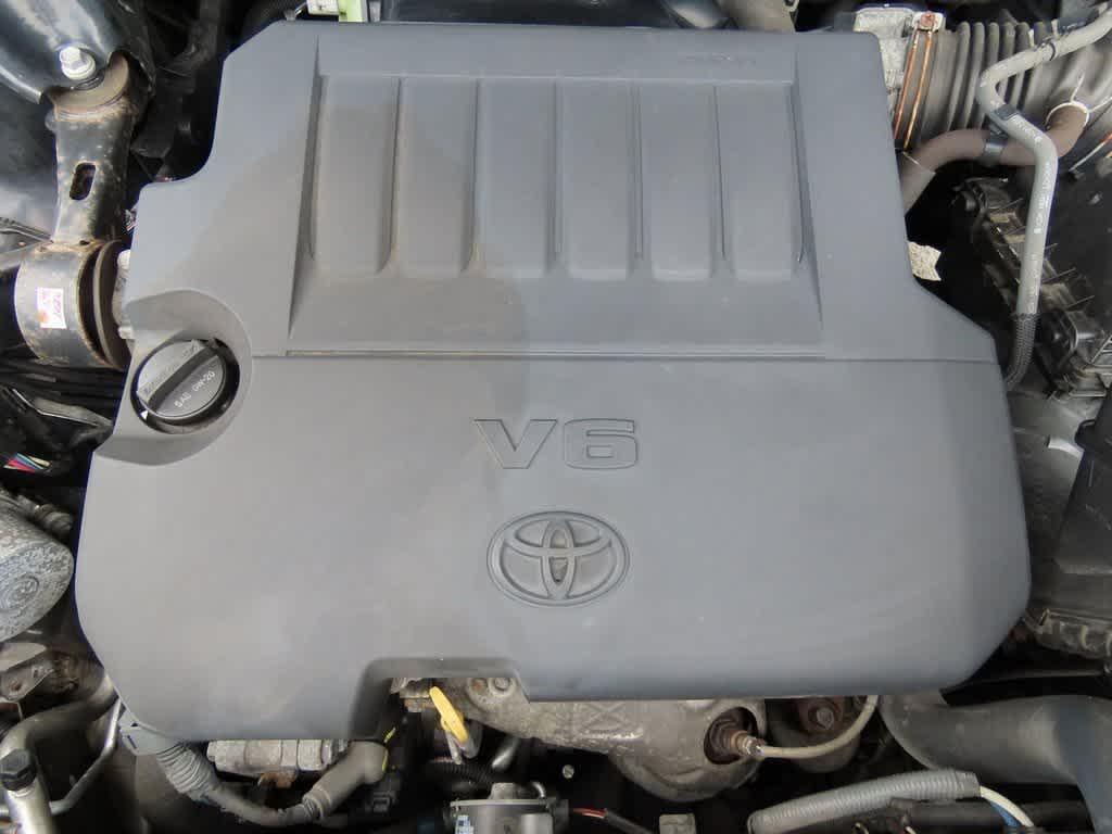 used 2015 Toyota Highlander car, priced at $18,595