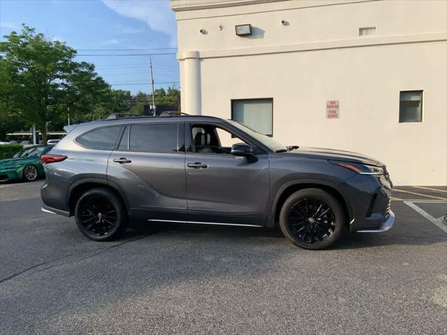 used 2023 Toyota Highlander car, priced at $43,995