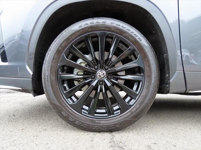used 2023 Toyota Highlander car, priced at $39,795