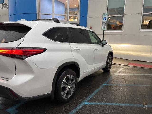 used 2023 Toyota Highlander car, priced at $40,995