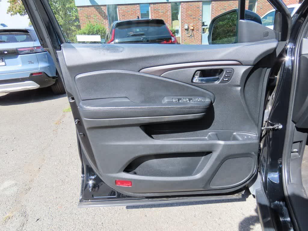 used 2020 Honda Pilot car, priced at $15,495