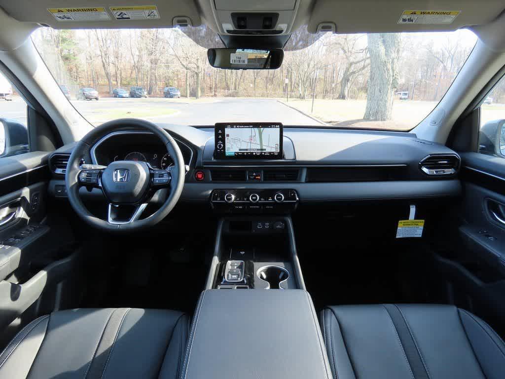 new 2025 Honda Pilot car, priced at $53,450