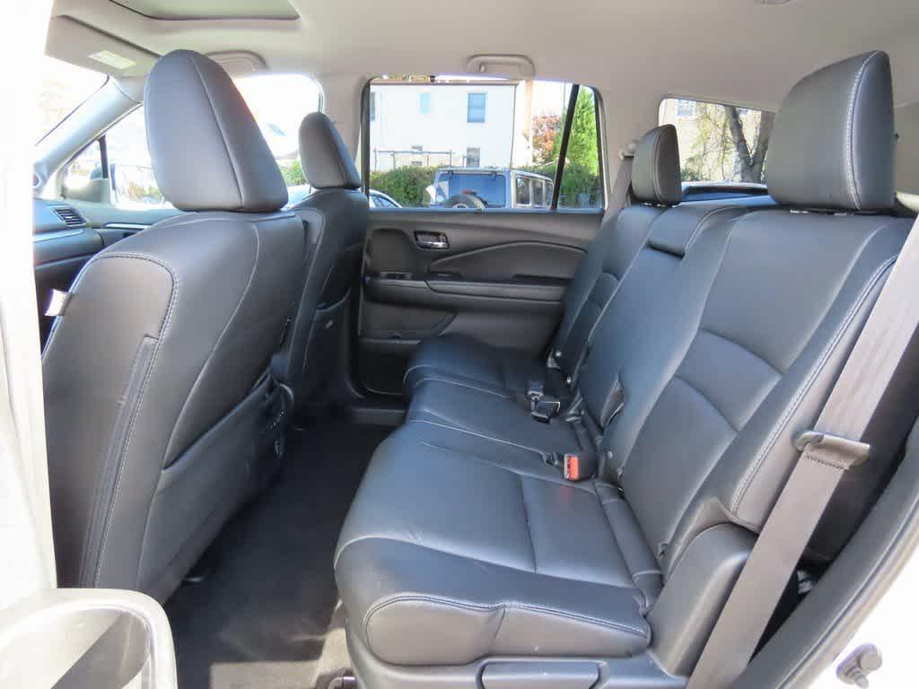 used 2022 Honda Pilot car, priced at $28,995