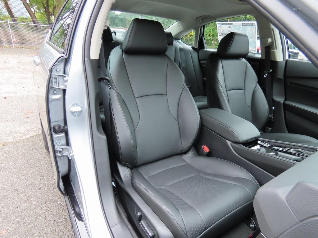 new 2025 Honda Accord Hybrid car, priced at $40,450