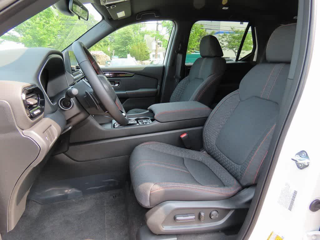 new 2025 Honda Pilot car, priced at $44,250