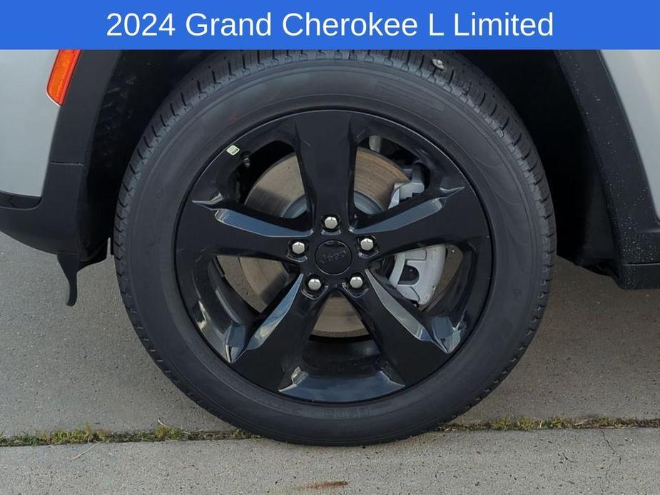 new 2024 Jeep Grand Cherokee L car, priced at $40,218