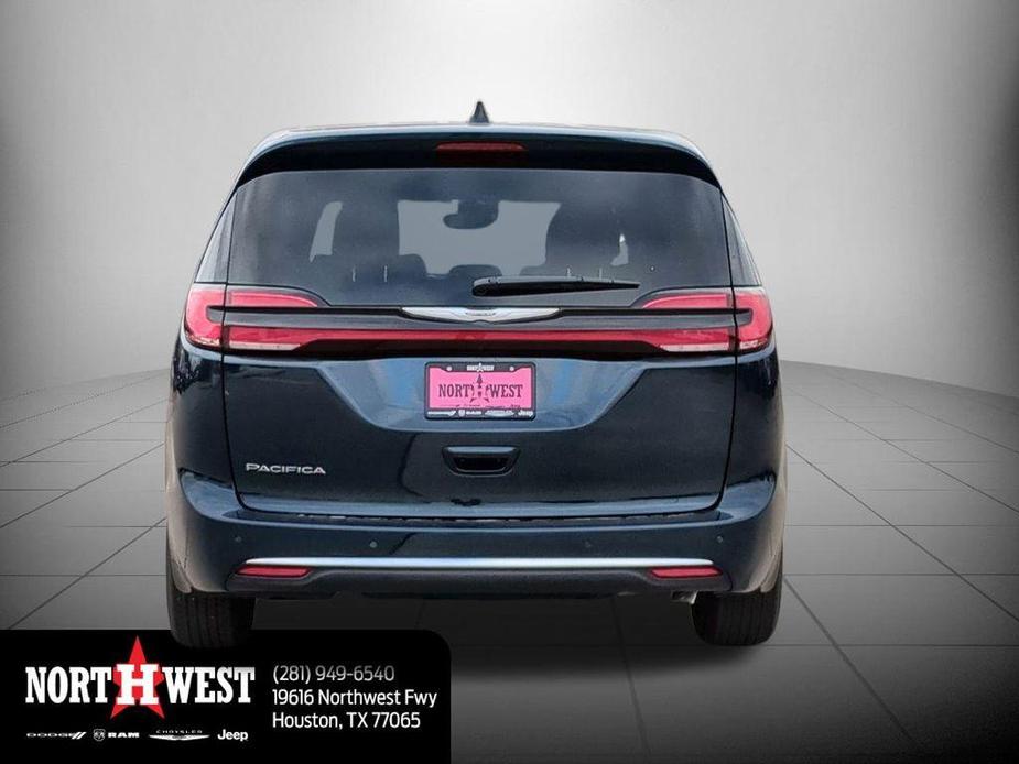 new 2025 Chrysler Pacifica car, priced at $35,944