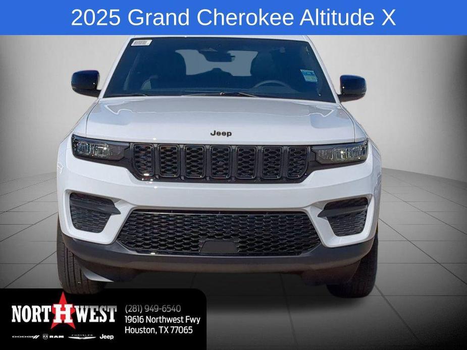 new 2025 Jeep Grand Cherokee car, priced at $40,238