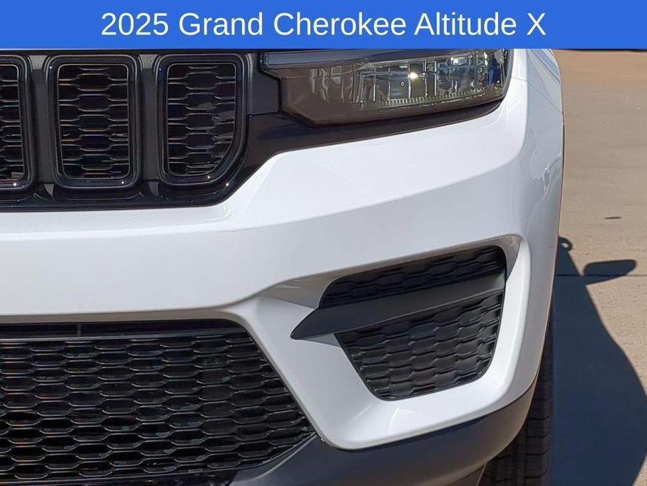 new 2025 Jeep Grand Cherokee car, priced at $40,238