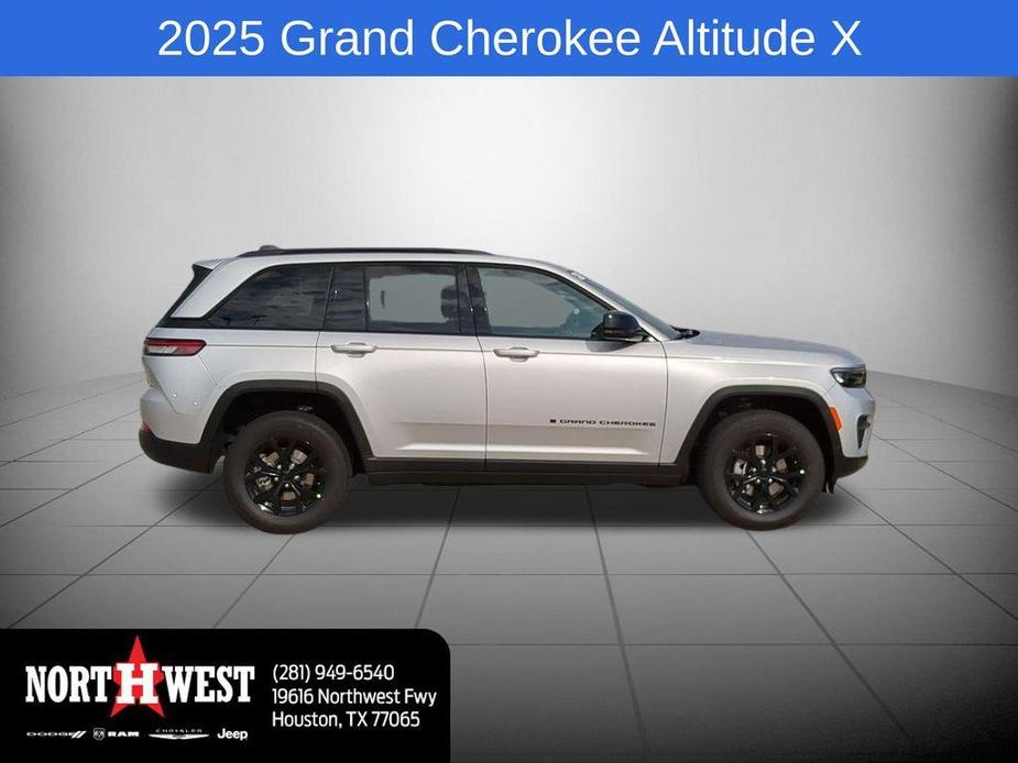 new 2025 Jeep Grand Cherokee car, priced at $40,804