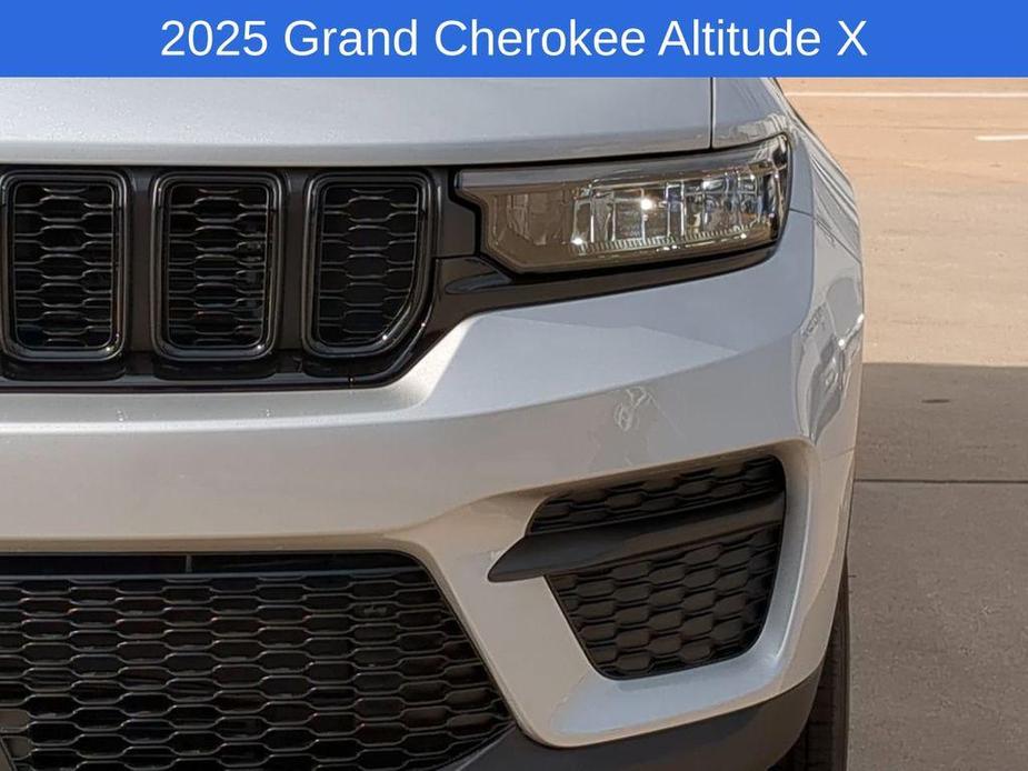 new 2025 Jeep Grand Cherokee car, priced at $40,804