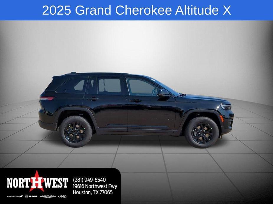 new 2025 Jeep Grand Cherokee car, priced at $40,804