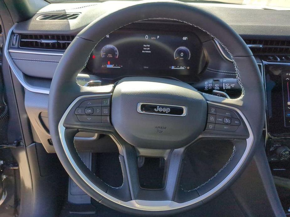 new 2025 Jeep Grand Cherokee car, priced at $40,804