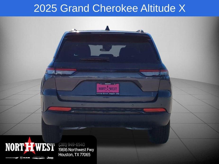 new 2025 Jeep Grand Cherokee car, priced at $40,804