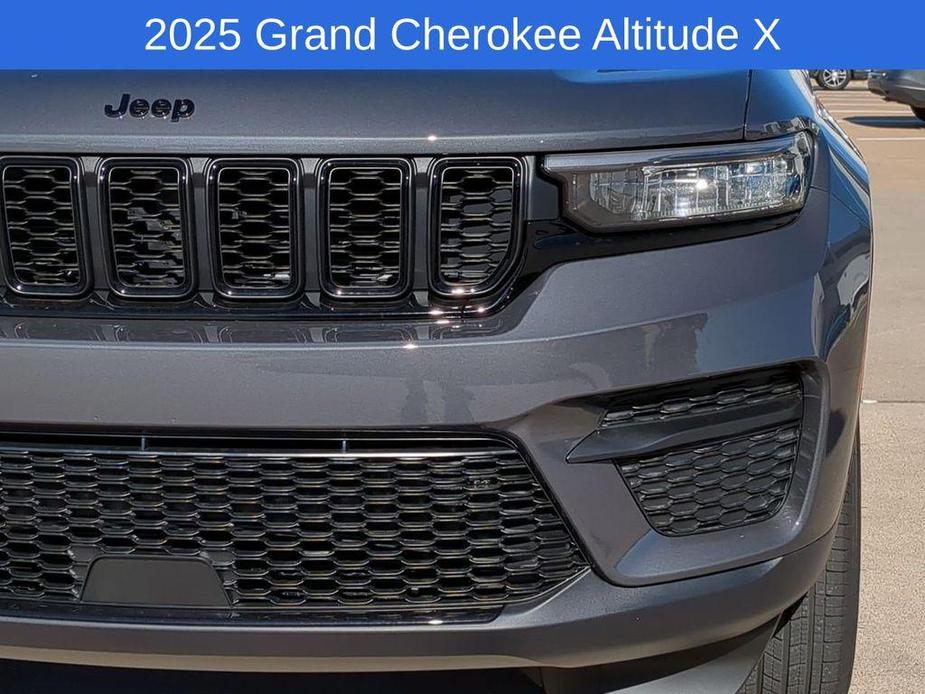 new 2025 Jeep Grand Cherokee car, priced at $40,804