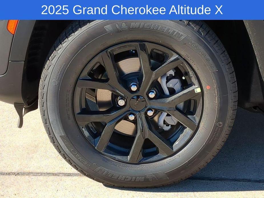 new 2025 Jeep Grand Cherokee car, priced at $40,804