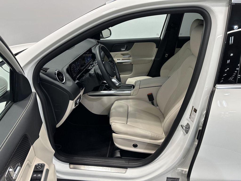 used 2025 Mercedes-Benz GLA 250 car, priced at $38,900