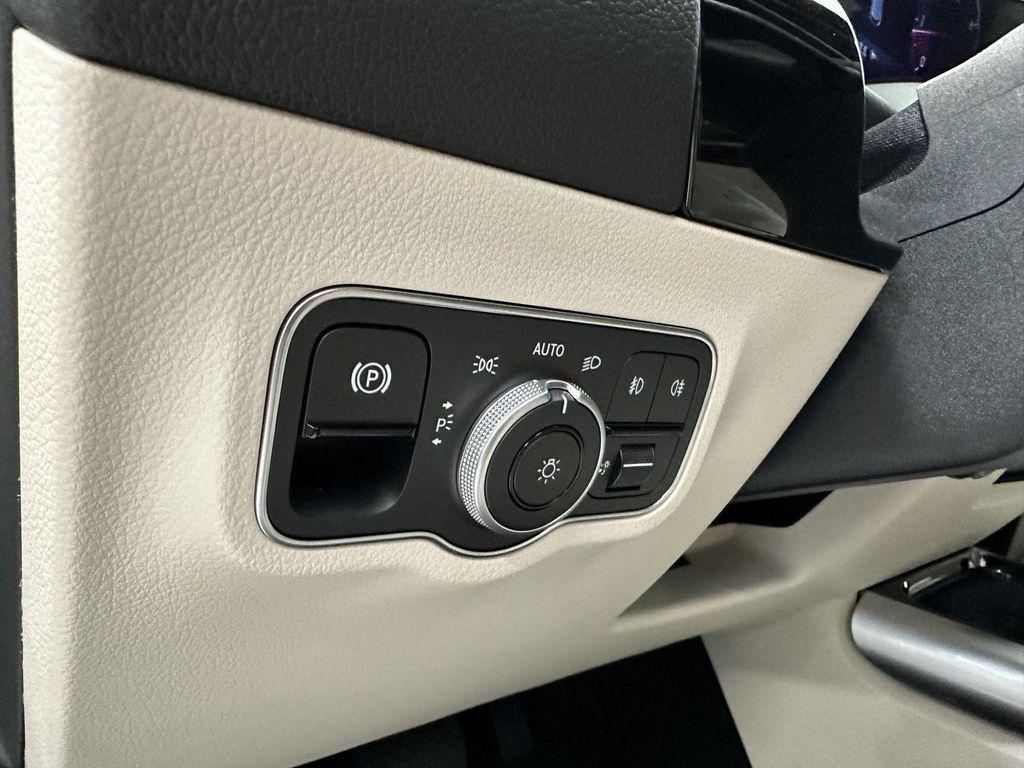 used 2025 Mercedes-Benz GLA 250 car, priced at $38,900