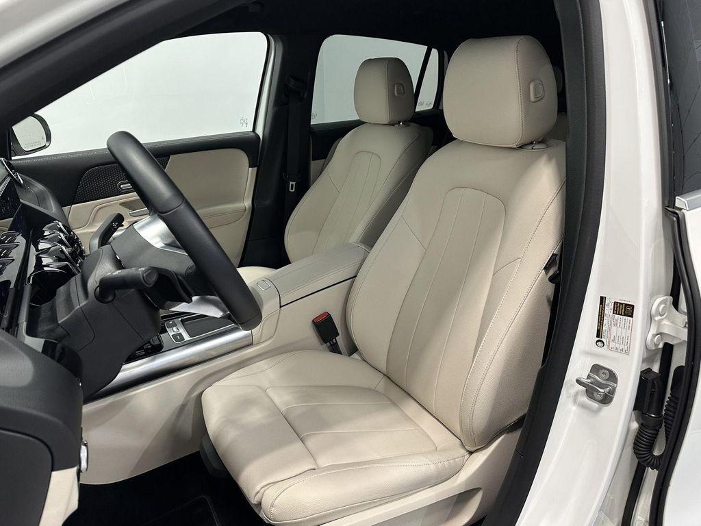 used 2025 Mercedes-Benz GLA 250 car, priced at $38,900