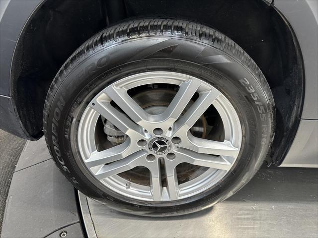 used 2022 Mercedes-Benz GLB 250 car, priced at $32,000