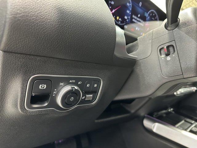 new 2025 Mercedes-Benz GLB 250 car, priced at $52,720