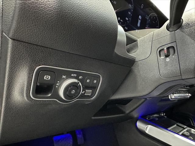 new 2025 Mercedes-Benz GLB 250 car, priced at $51,095