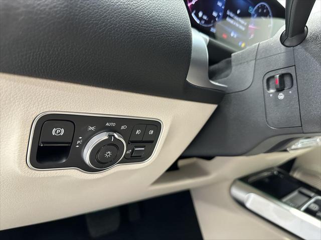 new 2025 Mercedes-Benz GLB 250 car, priced at $49,595