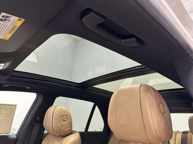new 2025 Mercedes-Benz GLE 450 car, priced at $94,395