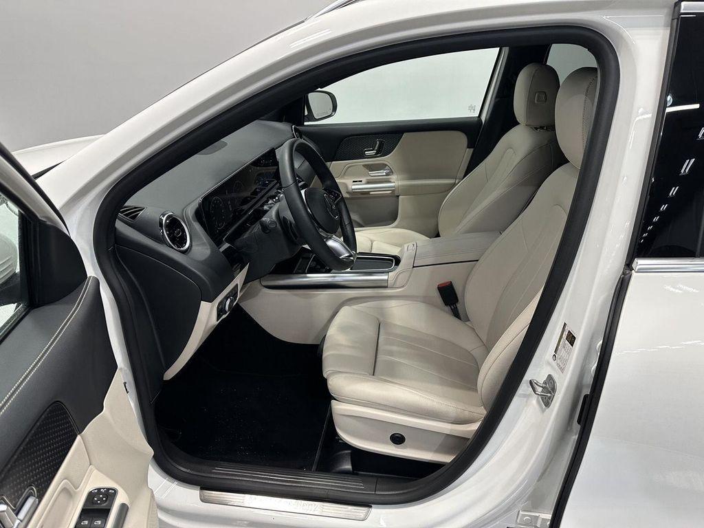 used 2025 Mercedes-Benz GLA 250 car, priced at $36,990