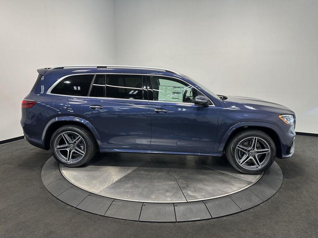 new 2025 Mercedes-Benz GLS 450 car, priced at $101,035